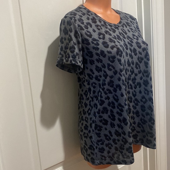 LUCKY BRAND Oversize Gray Leopard Cheetah Animal Tee T Shirt S/S $39 S Small EUC - Picture 3 of 8